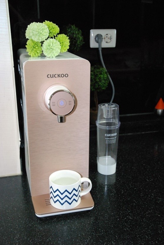 쿠쿠 인앤아웃 정수기 핑크 양도